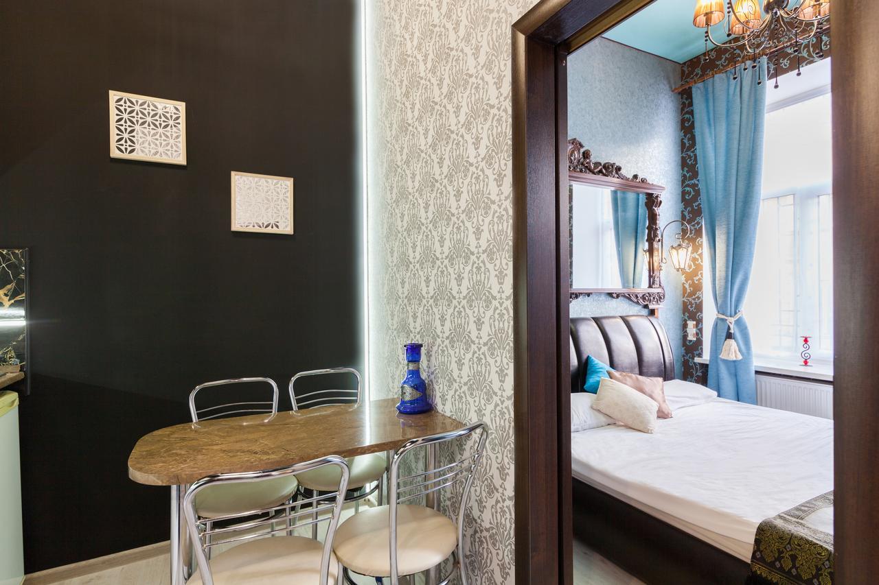 Austrian Apartments Leopolli Near Railway Station Lviv Exterior photo