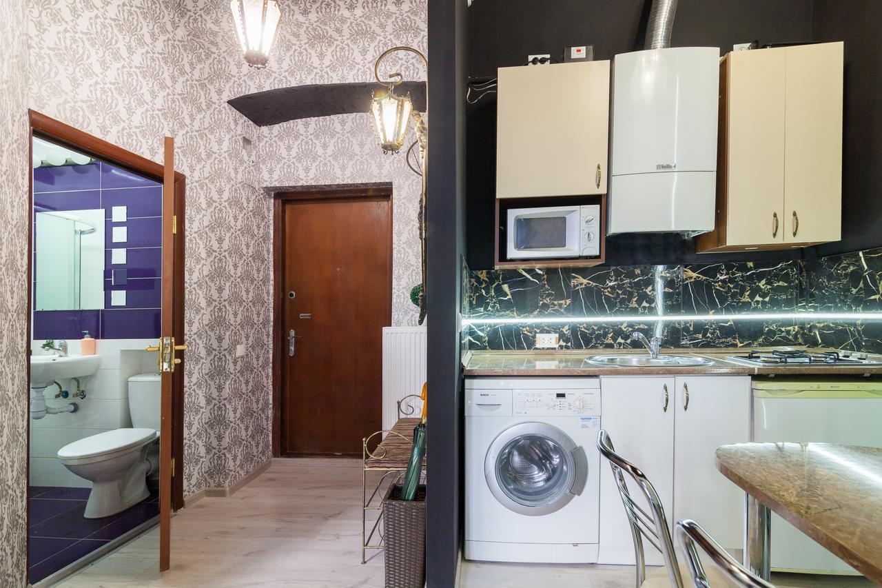 Austrian Apartments Leopolli Near Railway Station Lviv Exterior photo